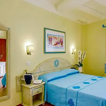 Nicolaus Club Li Cucutti تانايونيلا